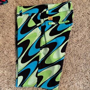 Loudmouth Ladies Golf Shorts, women's size 2. Like new w/out tags, worn 1x.